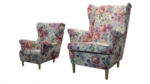 Czy nowoczesny fotel w kwiatowe wzory pasować będzie do klasycznego salonu?